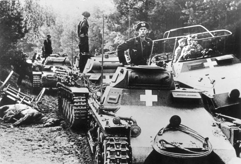 Bundesarchiv_Bild_146-1976-071-36,_Polen,_an_der_Brahe,_deutsche_Panzer.jpg
